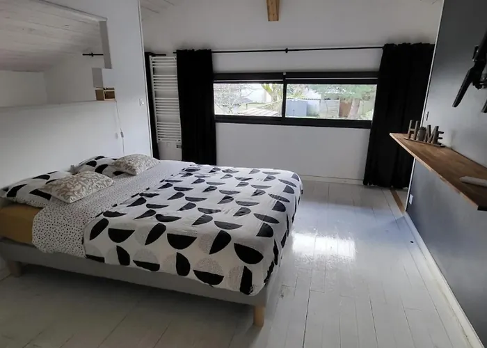 Belle Maison Avec Piscine A 5 Min De La Cathedrale De Feriehus Bazas